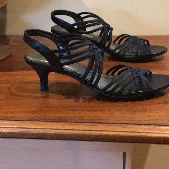 Sandals - Picture 2 of 6